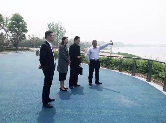上海東方龍商務與江蘇省揚中市八橋鎮(zhèn)簽訂委托招商引資合作協(xié)議