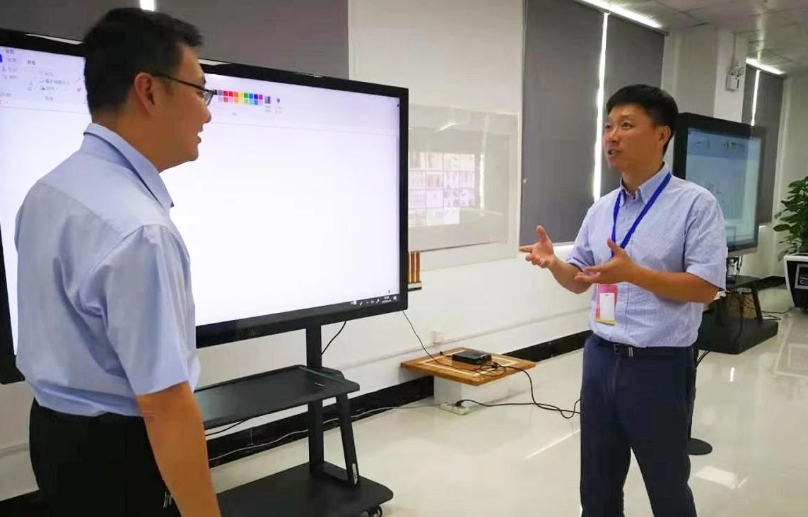 深圳分公司陪同政府園區(qū)對(duì)接考察高端觸摸屏投資選址項(xiàng)目方,高效推進(jìn)項(xiàng)目選址落地 深圳分公司陪同政府園區(qū)對(duì)接考察高端觸摸屏投資選址項(xiàng)目方,高效推進(jìn)項(xiàng)目選址落地