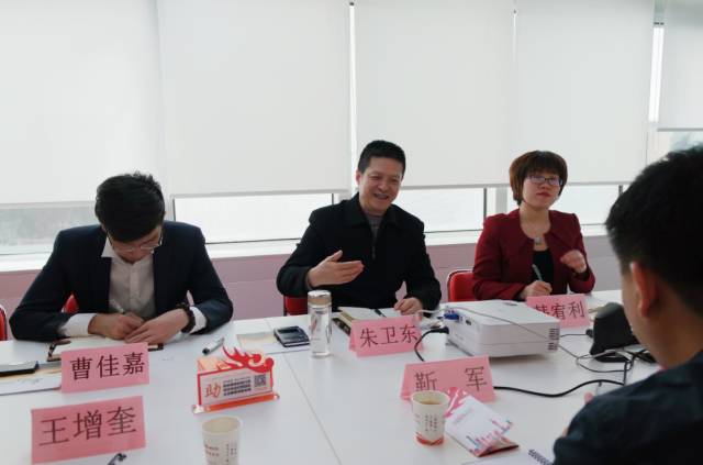 河北省高邑縣副縣長靳軍帶隊(duì)考察上海東方龍國際商務(wù)平臺(tái) 河北省高邑縣副縣長靳軍帶隊(duì)考察上海東方龍國際商務(wù)平臺(tái)