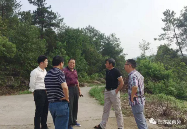 陪同金銀花種植深加工投資選址項(xiàng)目方考察湖南慈利縣,達(dá)成合作共識(shí),三方共同簽訂投資意向協(xié)議 陪同金銀花種植深加工投資選址項(xiàng)目方考察湖南慈利縣,達(dá)成合作共識(shí),三方共同簽訂投資意向協(xié)議