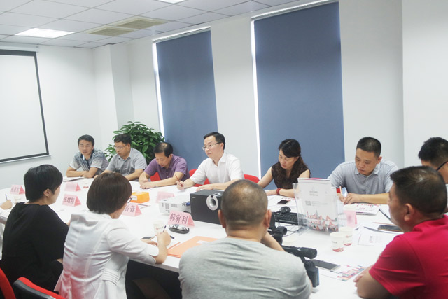 東方龍商務(wù)接待數(shù)十批湖南省市、縣政府考察團(tuán),全面交流委托招商引資合作 東方龍商務(wù)接待數(shù)十批湖南省市、縣政府考察團(tuán),全面交流委托招商引資合作