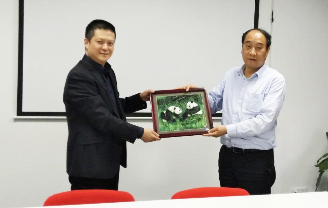 安徽馬鞍山市當涂縣長帶隊考察東方龍商務(wù),達成委托招商合作意向 安徽馬鞍山市當涂縣長帶隊考察東方龍商務(wù),達成委托招商合作意向