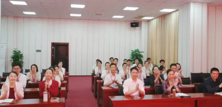 舉行投資選址項目評估會,項目數量、質量持續增長,將于近期批量對接 舉行投資選址項目評估會,項目數量、質量持續增長,將于近期批量對接