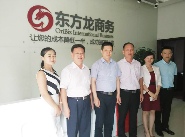 東方龍商務(wù)接待數(shù)十批湖南省市、縣政府考察團(tuán),全面交流委托招商引資合作 東方龍商務(wù)接待數(shù)十批湖南省市、縣政府考察團(tuán),全面交流委托招商引資合作