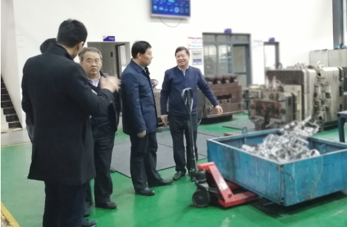 陪同政府園區(qū)赴合金建材制造投資選址項目方實地對接考察，促進制造行業(yè)邁向高質(zhì)量發(fā)展