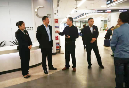 陪同上市企業切削工具制造投資選址項目方實地考察湖南岳陽政府園區投資環境,全面座談交流項目合作方案 陪同上市企業切削工具制造投資選址項目方實地考察湖南岳陽政府園區投資環境,全面座談交流項目合作方案
