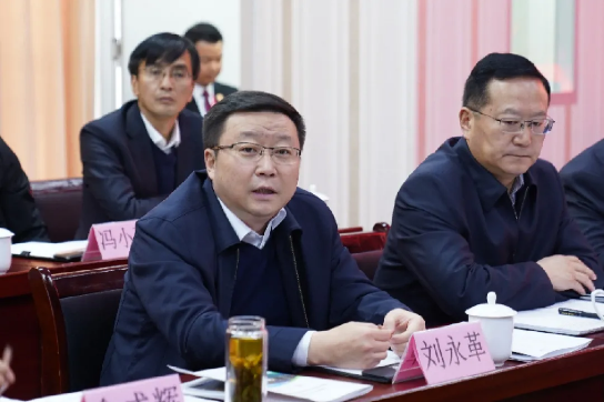 甘肅省人大常委會(huì)副主任、甘南藏族自治州委書(shū)記俞成輝一行蒞臨東方龍商務(wù)集團(tuán)，打造委托招商引資全國(guó)新標(biāo)桿