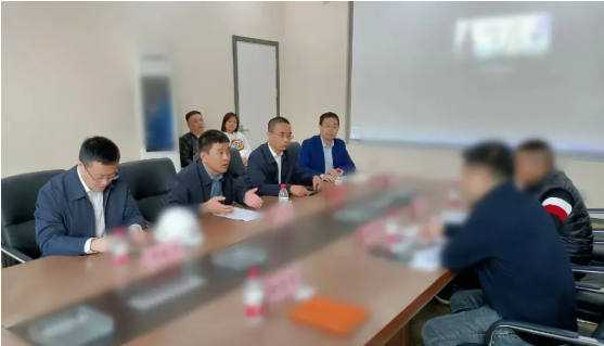 加大力度、加快速度、搶抓進度！老牌休閑鞋服投資選址項目方成功考察河北某地方政府