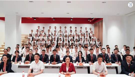 三地齊亮相，拼干勁，創(chuàng)戰(zhàn)績！集團成功舉行9月份委托招商引資經(jīng)營服務(wù)分析暨“大干100天”動員誓師大會