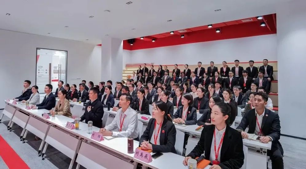 【月度總結】喜迎進博，奮戰百日，決勝2022！東方龍商務集團成功舉行9月份月度總結會