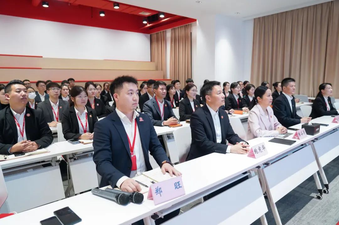 借助“進博磁力”，搶抓發展新機！10月下旬，集團成功通過35個優質投資選址項目