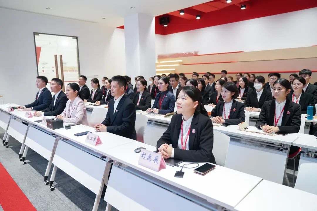 借助“進博磁力”，搶抓發展新機！10月下旬，集團成功通過35個優質投資選址項目