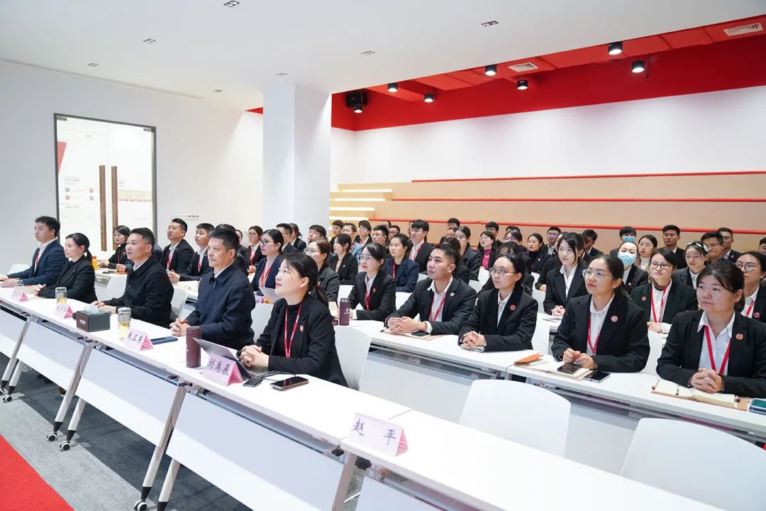聚焦重點，拓寬渠道，重“精”重“效”，推動落地！11月中旬，集團成功通過33個優質投資選址項目