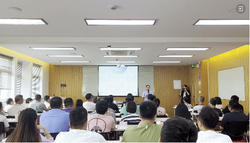 開講啦！集團(tuán)董事長/CEO陳谷音走進(jìn)上海交通大學(xué)講堂，為廣東海珠區(qū)石溪聯(lián)社考察團(tuán)做專業(yè)招商實(shí)戰(zhàn)培訓(xùn)