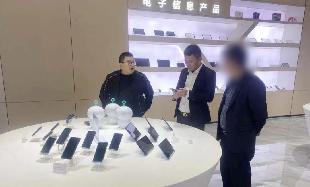 英業(yè)達(dá)等知名企業(yè)合作商！光電顯示觸控模組生產(chǎn)投資選址項(xiàng)目方反向考察四川某地方政府