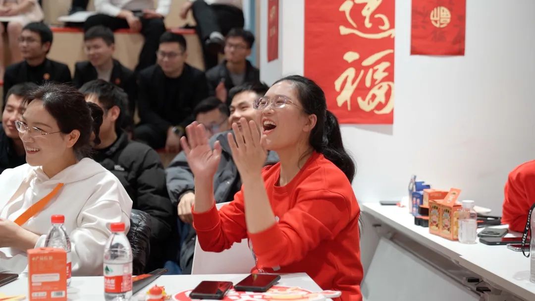 歡慶不止，夢想前行！東方龍商務集團“筑夢十年，有龍則靈”年度盛典圓滿落幕！