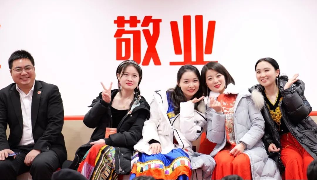 歡慶不止，夢想前行！東方龍商務集團“筑夢十年，有龍則靈”年度盛典圓滿落幕！