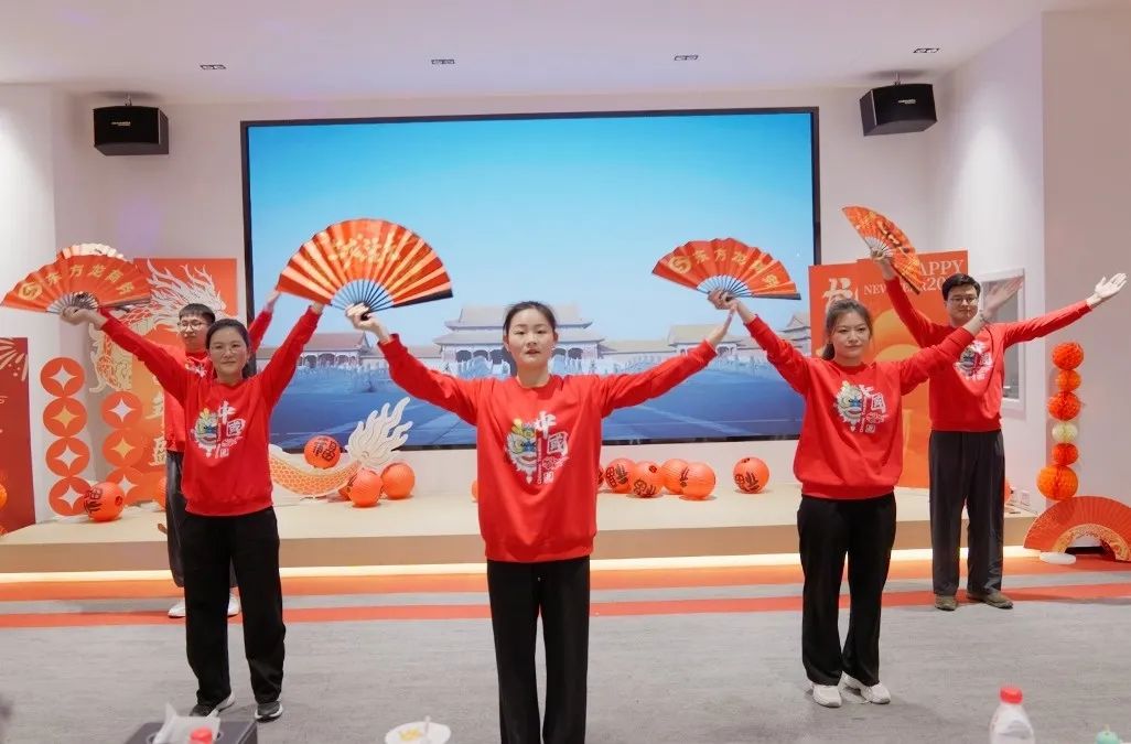 歡慶不止，夢想前行！東方龍商務集團“筑夢十年，有龍則靈”年度盛典圓滿落幕！