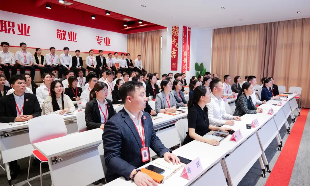 項(xiàng)目開發(fā)快馬加鞭，招商引資滿弦拉弓！5月中旬，集團(tuán)共39個(gè)優(yōu)質(zhì)投資選址項(xiàng)目通過評(píng)估