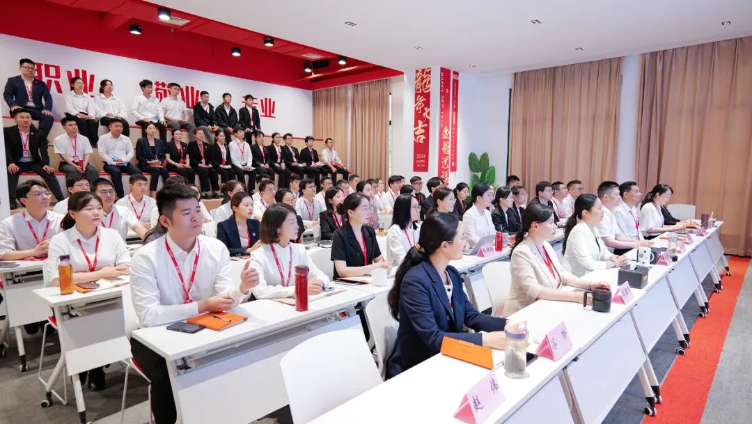 落實(shí)“項(xiàng)目為王”，狠抓“招商引資”！6月中旬，集團(tuán)共41個(gè)優(yōu)質(zhì)投資選址項(xiàng)目通過(guò)評(píng)估