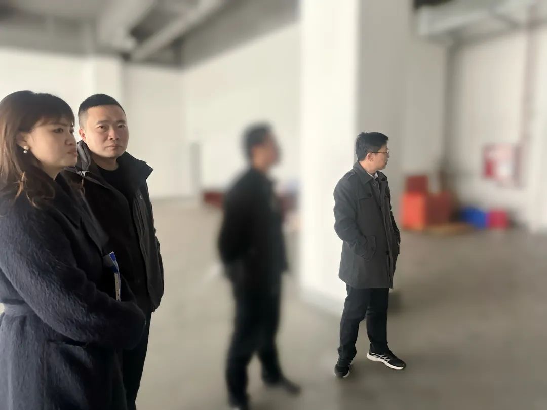 投資額15億，年產(chǎn)值20億！高端功能性新材料生產(chǎn)擴(kuò)建投資選址項(xiàng)目方反向考察四川某地方政府